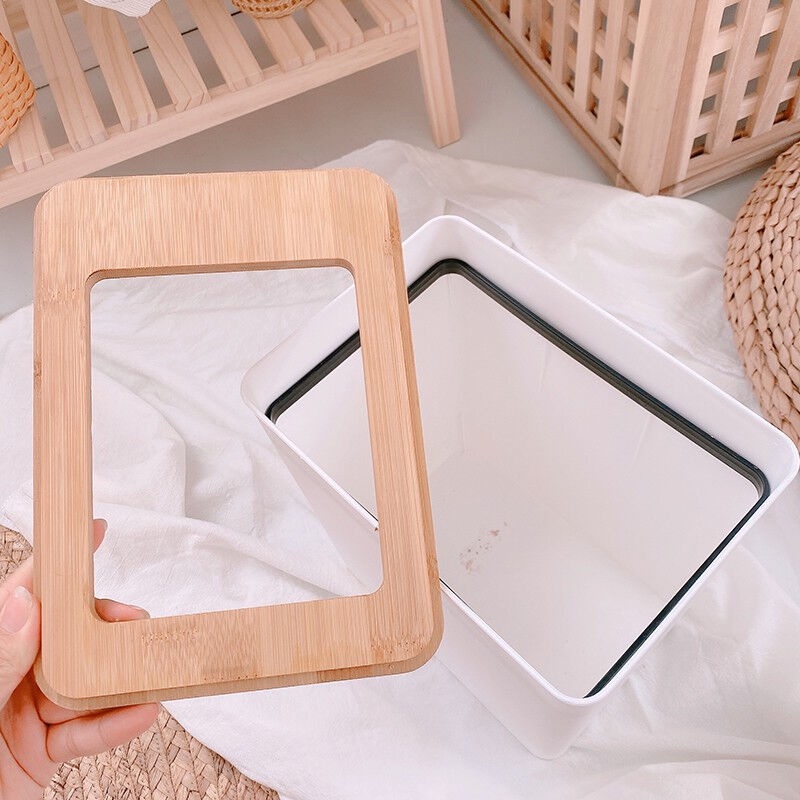 Thùng đựng rác bằng nhựa, nắp gỗ tiện dụng