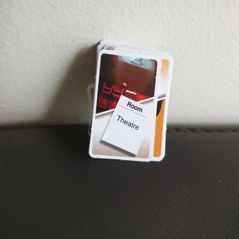 Bộ trò chơi thẻ Clue Grab&amp;Go độc đáo tiện lợi cho du lịch