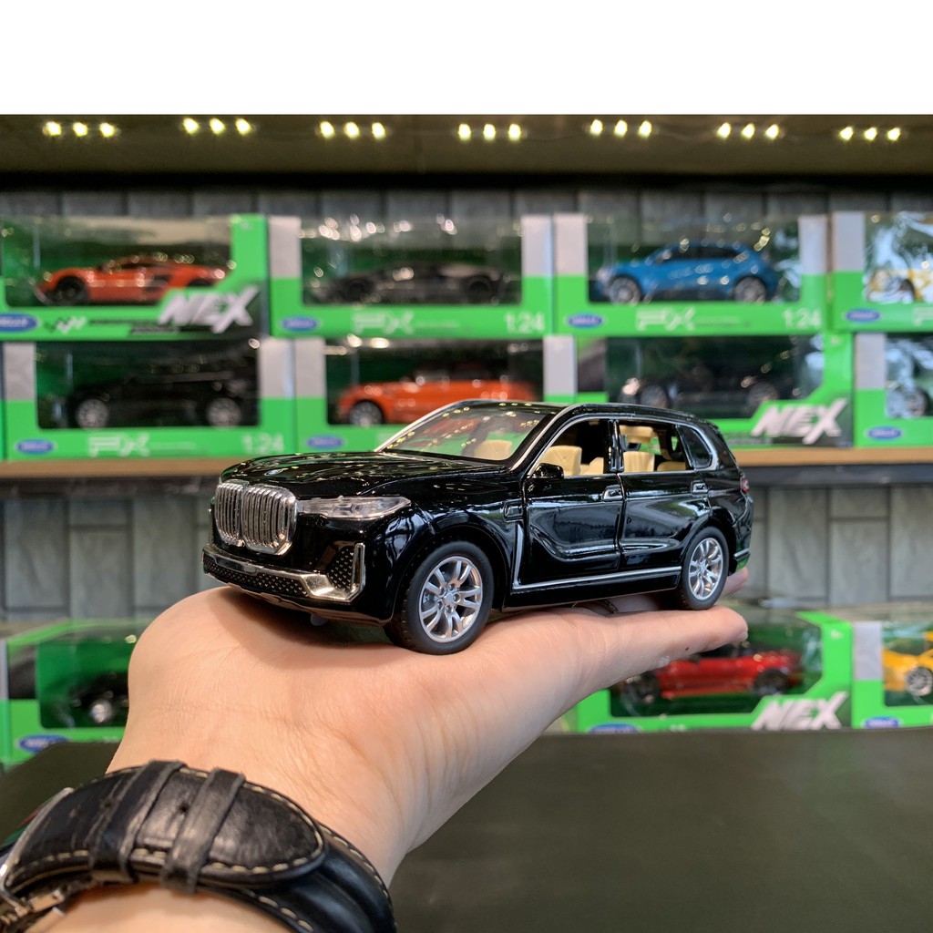 Xe mô hình hợp kim - Mô hình xe SUV BMW X7 tỉ lệ 1:32 màu đen