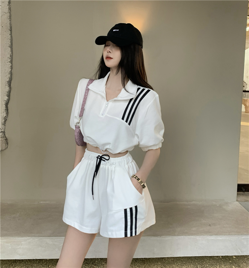 💃 Bộ Thể Thao Nữ Cộc Tay Kẻ Sọc Set Quần Short Kèm Áo Phông Cổ Bẻ Khóa Kéo 2 Màu