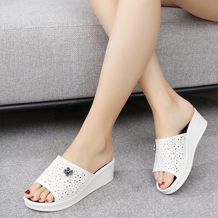 Dép trung niên, dép cho mẹ, cao 7cm tôn chiều cao, HÀNG LẺ SIZE BÁN GIÁ SỐC (Quai lỗ)