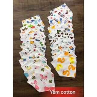 Yếm cotton tam giác có cúc bấm cho bé