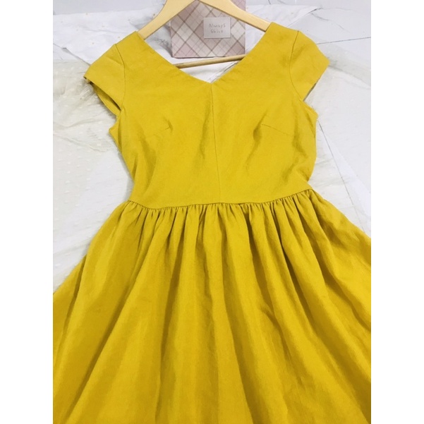 Đầm / Váy vàng cổ V nơ eo thanh lý 2hand