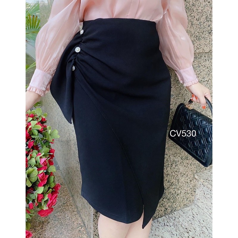 chân váy bút chì đắt tà nhún phối cúc sang chảnh | BigBuy360 - bigbuy360.vn