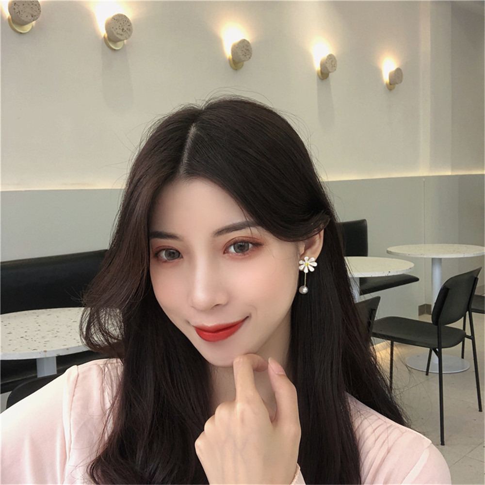 Bông Tai Hình Hoa Cúc Đính Ngọc Trai Phong Cách Hàn Quốc COD