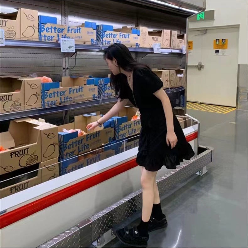 AMOI Đầm Đen Cổ Chữ V Chiết Eo Phong Cách Thời Trang Pháp 2022 Dành Cho Nữ