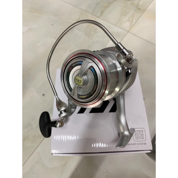 máy câu cá DAIWA hàng loại 1 emblem surf 35 scw QD hàng cao cấp máy câu chuyên săn hàng hàng nhập khẩu y hình
