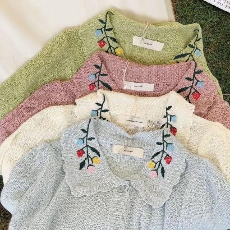 Áo len cổ thêu hoa Comic | BigBuy360 - bigbuy360.vn