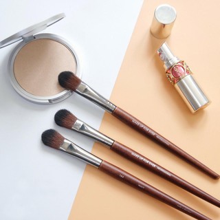 Cọ Highlight Makeup Forever 144