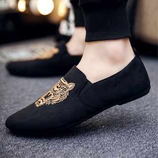 GIÀY LƯỜI NAM DA LỘN THÊU HỔ VÀNG PHONG CÁCH