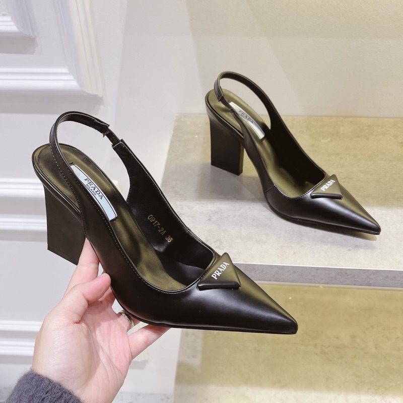 Giày cao gót vát Prada mũi nhọn tác gót