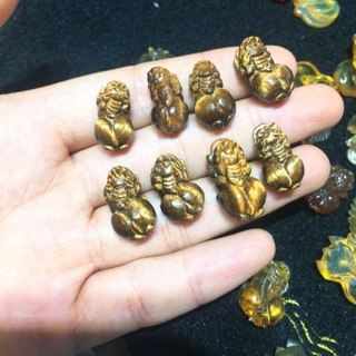 Tỳ hưu màu vàng đất