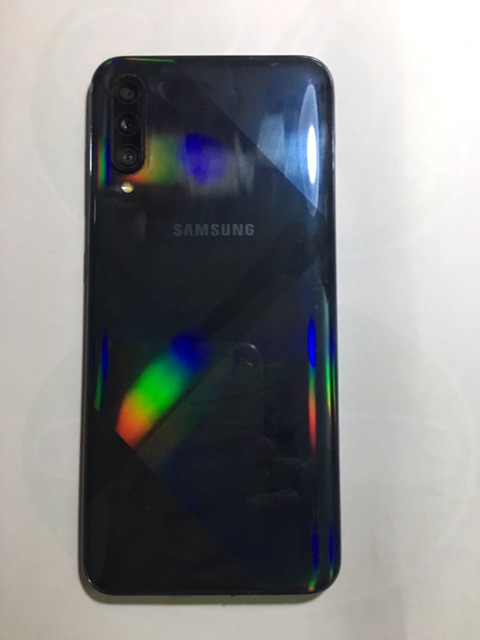Điện thoại Samsung A50s chính hãng ram 4gb, rom 64gb, vân tay trong màn đã qua sử dụng
