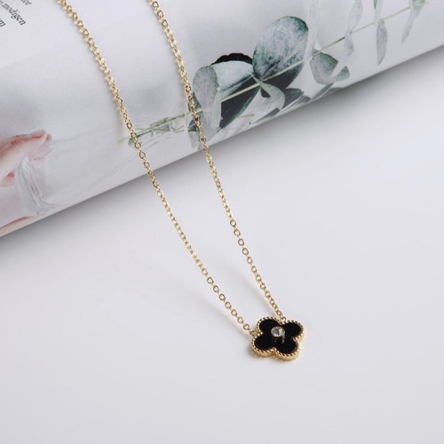 Dây Chuyền Mặt Cỏ 4 Lá Nhiều Màu Thép Titan Ko Han Rỉ TT 3722