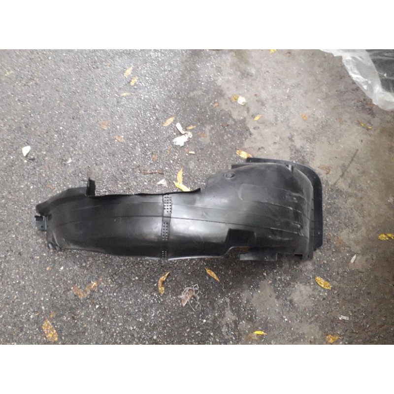 Chắn bùn lòng dè trước Kia Soluto