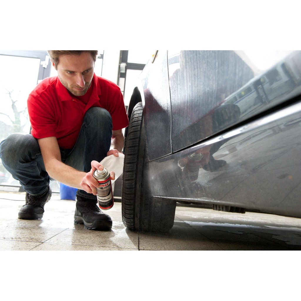 Chai Xịt Bóng Làm Sạch Và Bảo Vệ Lốp Xe SONAX TYRE CARE 400ml