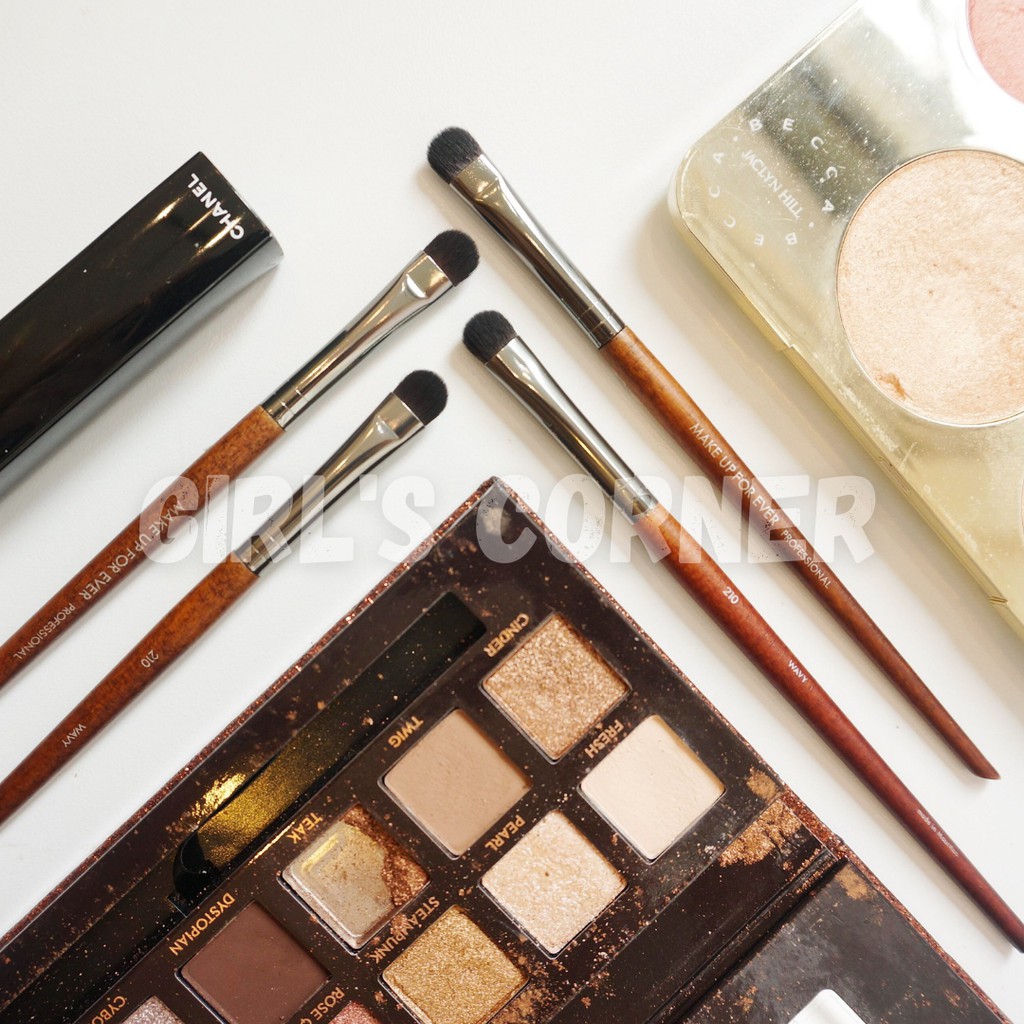 Cọ tán bầu mắt Make Up For Ever 210