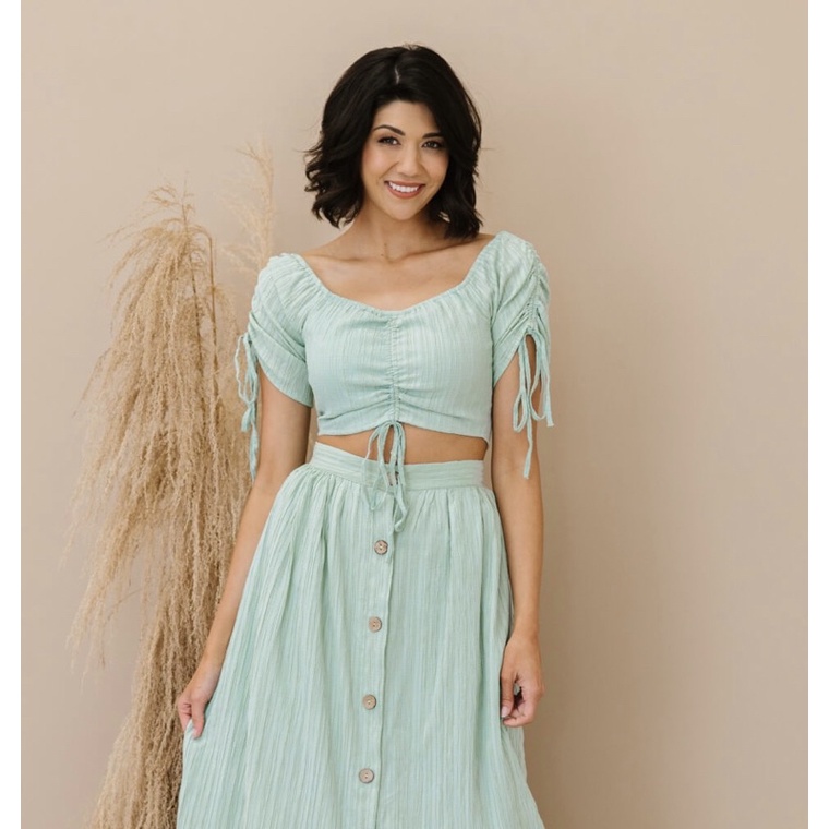 Áo croptop dây rút xuất dư