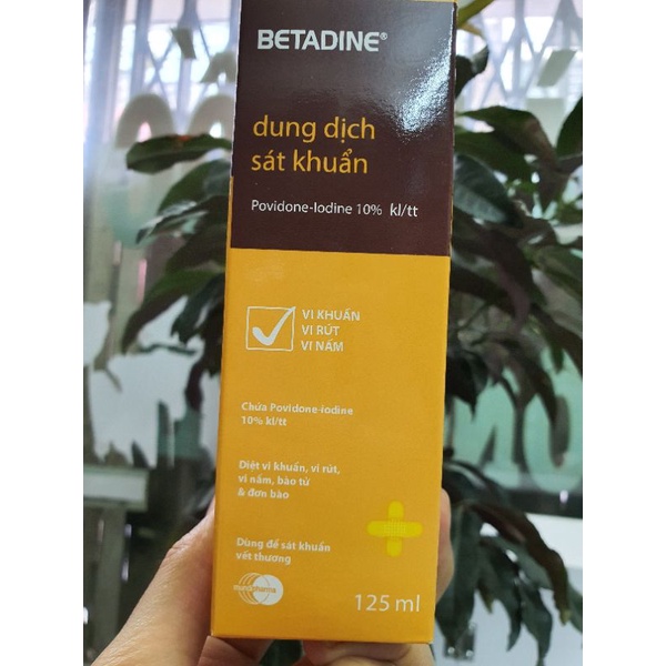 Dung dịch sát khuẩn Betadine antiseptic solution vàng 125ml-  Đông Anh Pharmart