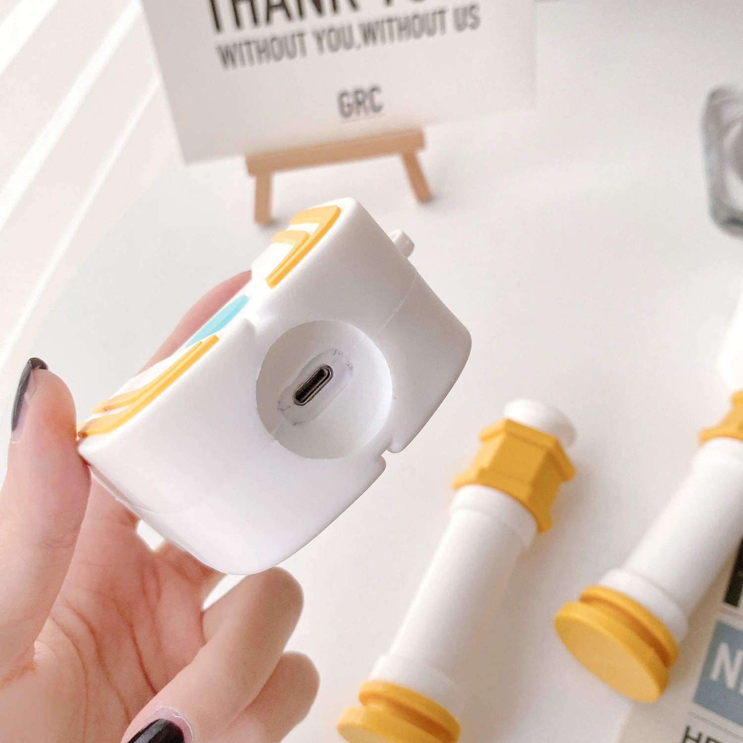 Vỏ Bảo Vệ Hộp Đựng Tai Nghe Airpods 1 / 2 / 3 Hình Siêu Nhân Sáng Tạo Ốp