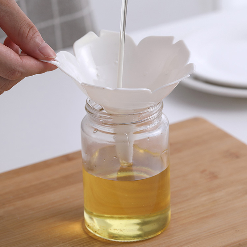 Phễu Rót Chất Lỏng Thiết Kế Hình Bông Hoa Tiện Dụng