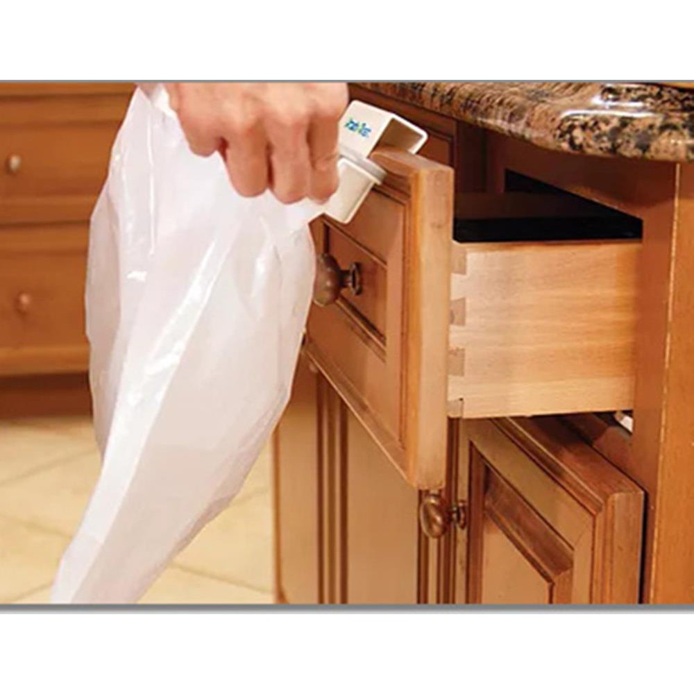 Thùng rác kẹp tiện lợi cho nhà bếp và văn phòng có nắp kín kiêm giá treo khăn mã 70015