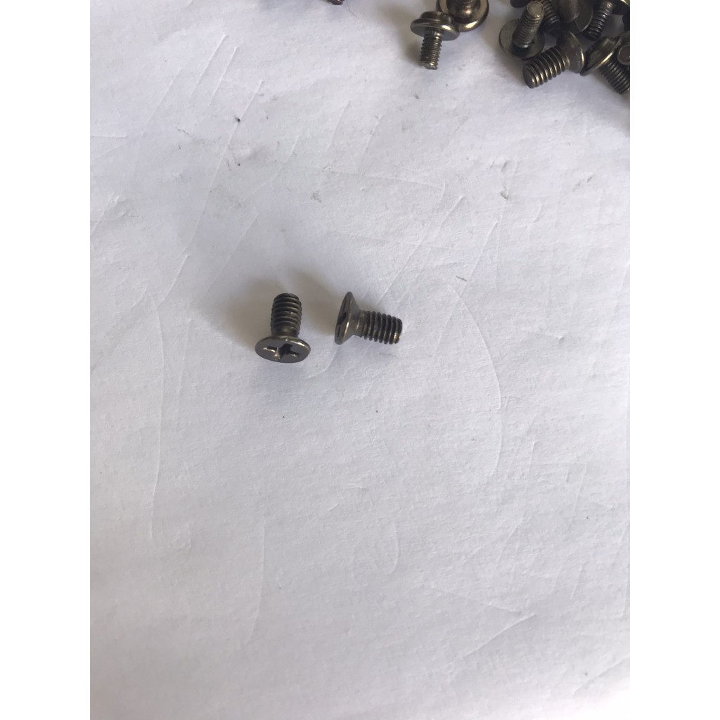 Ốc vít M4 đầu bằng