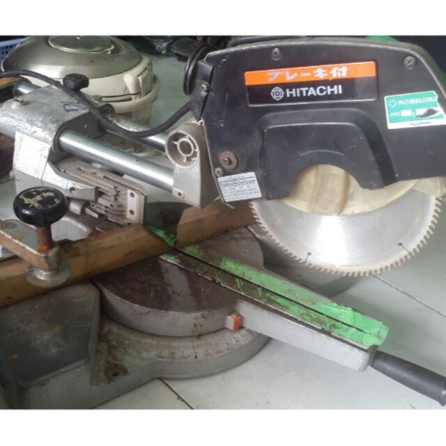 Cưa trược hitachi
