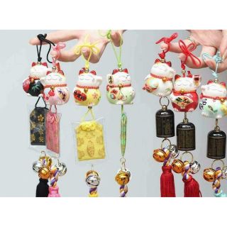 Chuông gió mèo may mắn