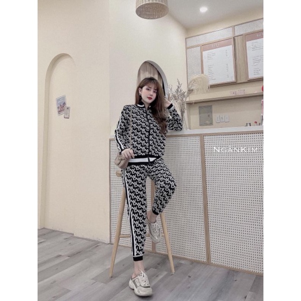 BỘ THỂ THAO CỔ KHOÁ DW 2 MÀU