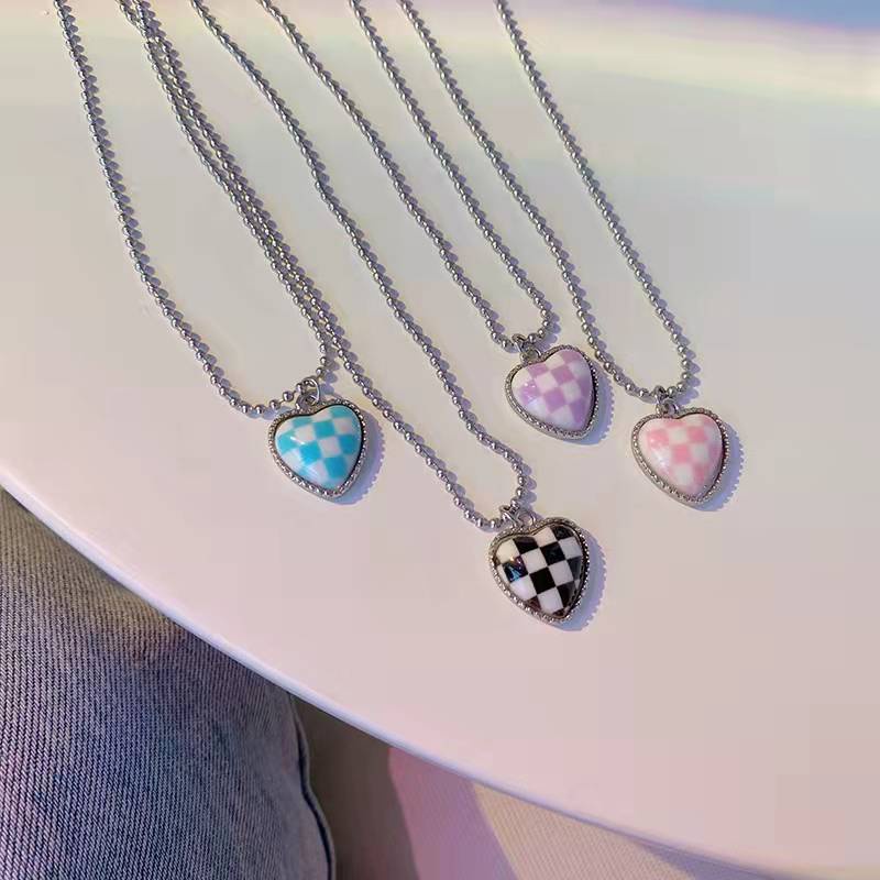 Vòng cổ bạc mặt bảng kẻ sọc nhiều màu sắc