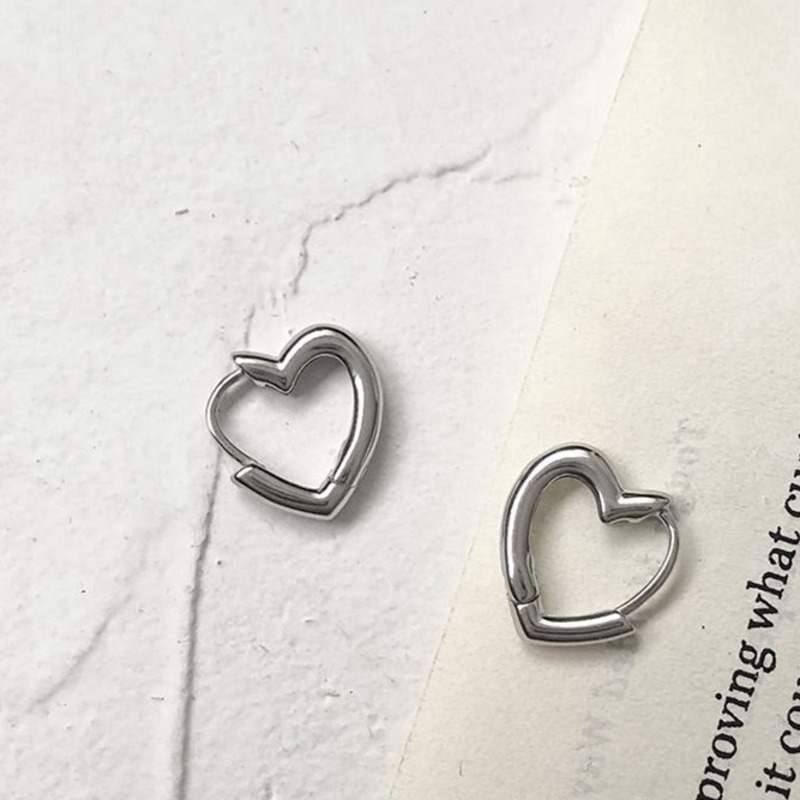 Đôi Khuyên Tai Hình Trái Tim Xinh Xắn Dành Cho Nữ