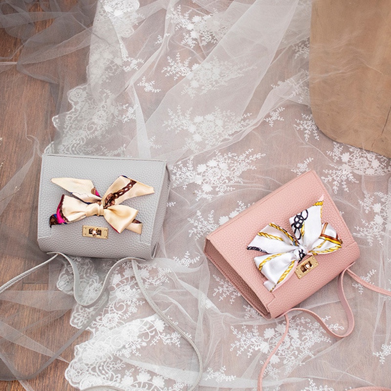 Túi Đeo Chéo Vai Bằng Lụa Họa Tiết Bướm Thời Trang Sành Điệu Cho Nữ