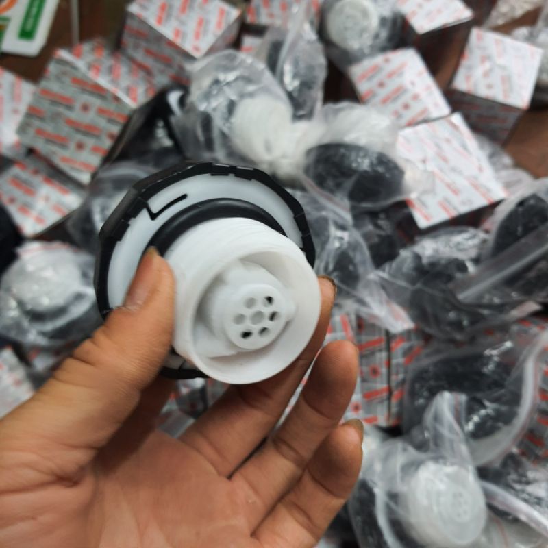 Nắp dầu , nắp bình dầu k200,k250, bongo3, Huyndai -kia loại xoáy ko khóa