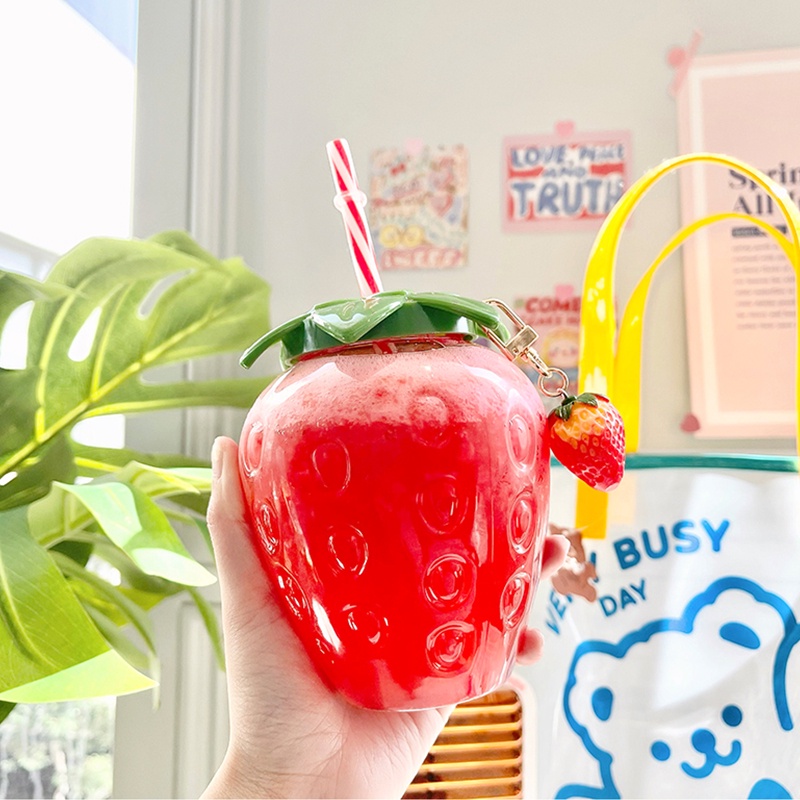 Ly Nhựa Uống Nước Họa Tiết Trái Dâu Hoạt Hình Dễ Thương | BigBuy360 - bigbuy360.vn