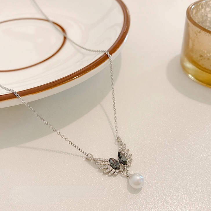 Vòng cổ Thép Titan Mặt Hình Đôi Cánh Thiên Thần Đính Ngọc Trai Phong Cách vintage Thời Trang