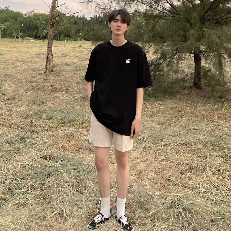 Áo thun GOTHIC REGODS Unisex Form Rộng ( TEE GOTHIC ) | BigBuy360 - bigbuy360.vn