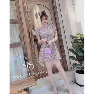 Đầm xòe gấm xốp hở lưng phối nơ sau cổ tròn tay phồng!