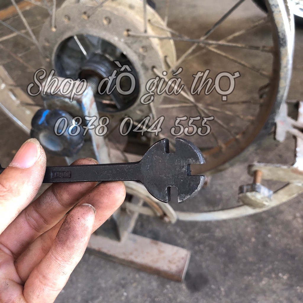 Cà Lê Cân Vành Xe Máy Hiệu Ông Tước