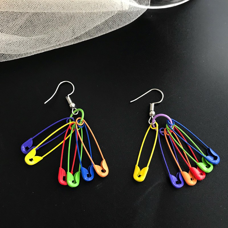 Bông Tai Hình Kim Băng Màu Cầu Vồng