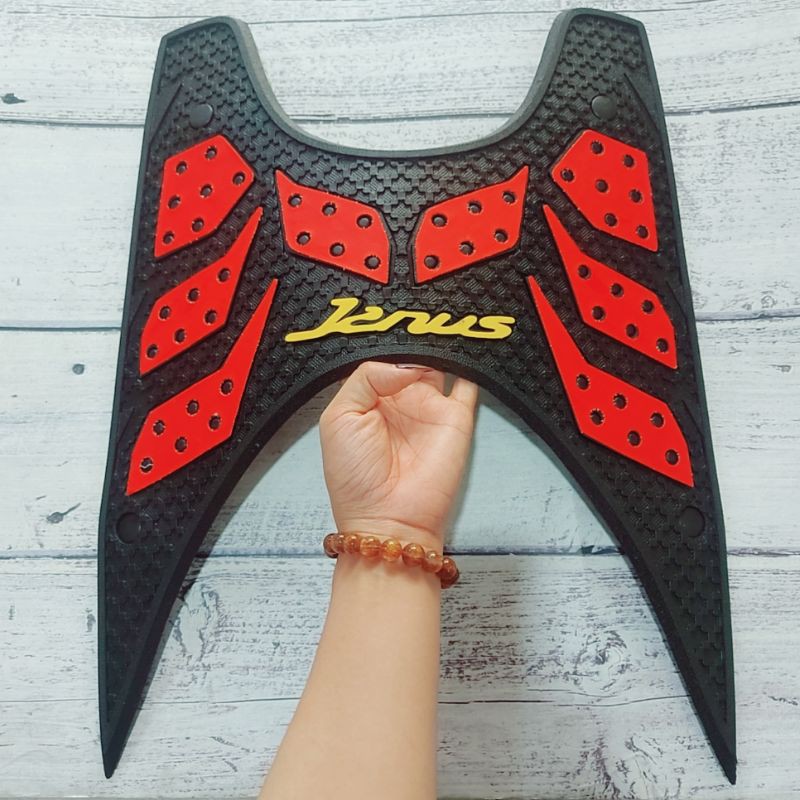Thảm lót chân xe Yamaha Janus, thảm để chân cao su cho xe Janus loại dày đẹp