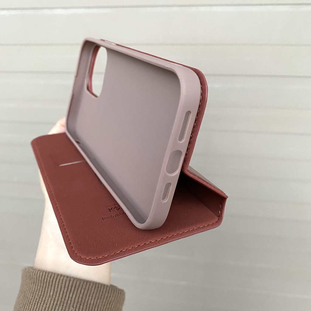 Bao da hãng KST Design Iphone 12/13/14/15/Pro/Max/Promax/Plus chất da siêu đẹp, có nam châm tự hút mặt điện thoại