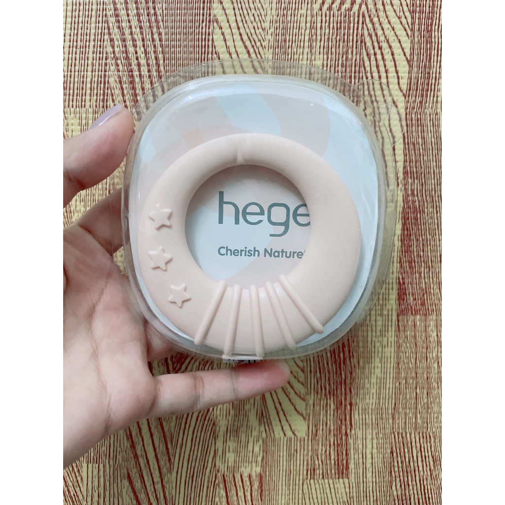 Gặm nướu Hegen cho bé từ 3 tháng  họa tiết hình ngôi sao – mặt trăng.