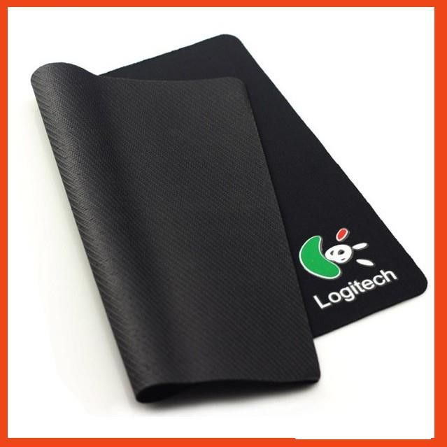 Miếng lót chuột Logitech giá siêu rẻ (23 x 20cm)