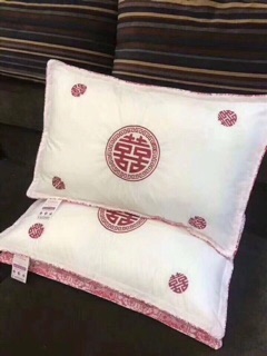 Gối lông vũ nhân tạo