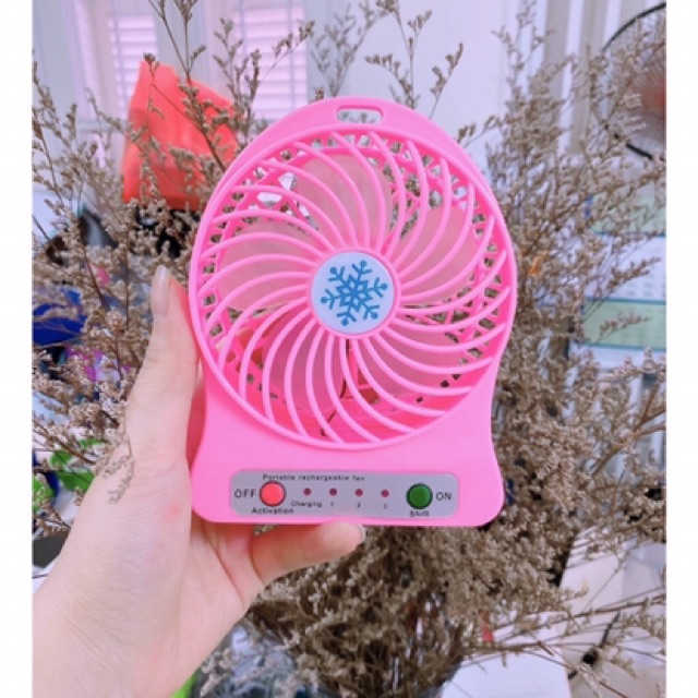 Quạt mini tích điện cầm tay có đế để bàn kiểu mới điều chỉnh 3 tốc độ siêu mát kèm pin và dây sạc siêu hot