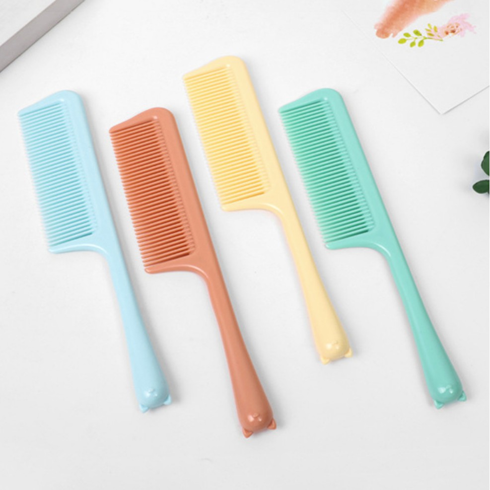Lược chải tóc cầm tay Mua Tất đuôi hình chú gấu (muatatshop)