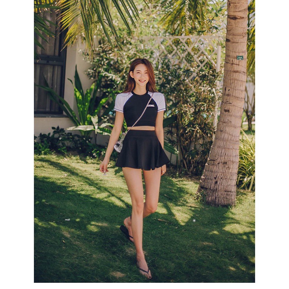 Bikini 2 mảnh trắng-đen che khuyết điểm