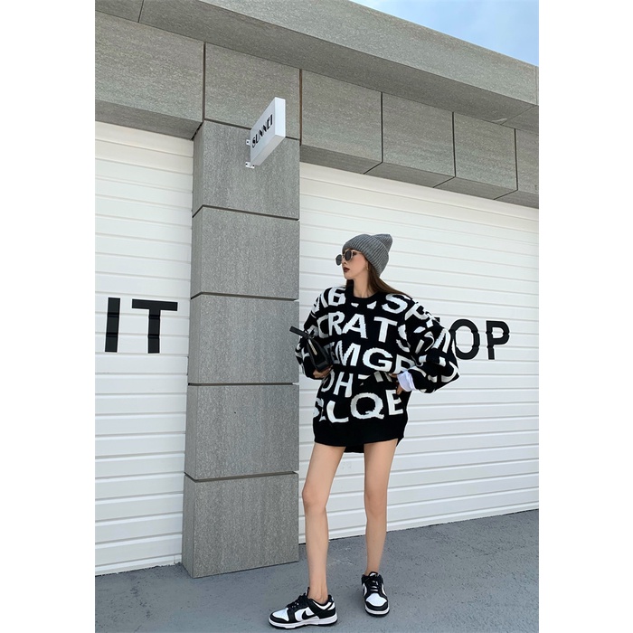 Áo sweater nữ tay dài dáng rộng in chữ phong cách vintage