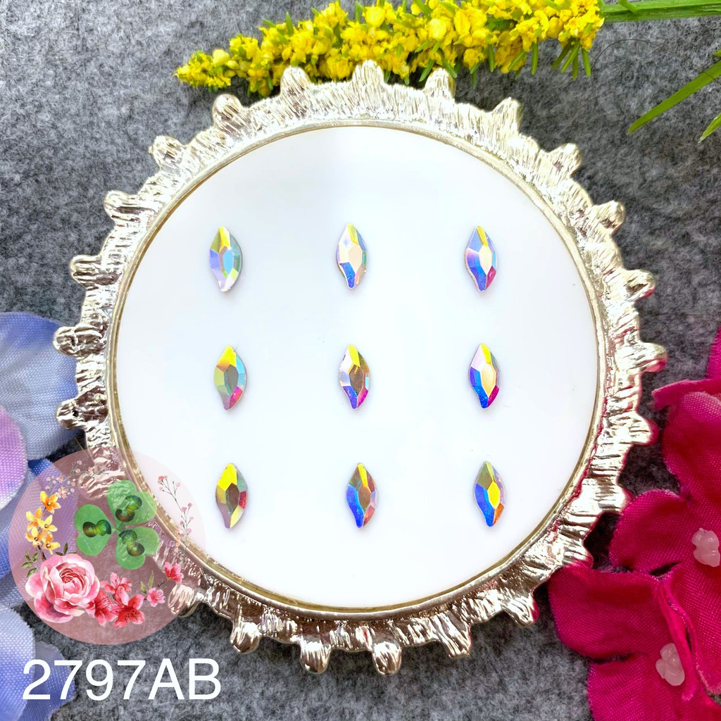 2 viên - Màu YHB 2797 . Đá khối chân bằng chuẩn loại A siêu bắt sáng, đính dán móng.